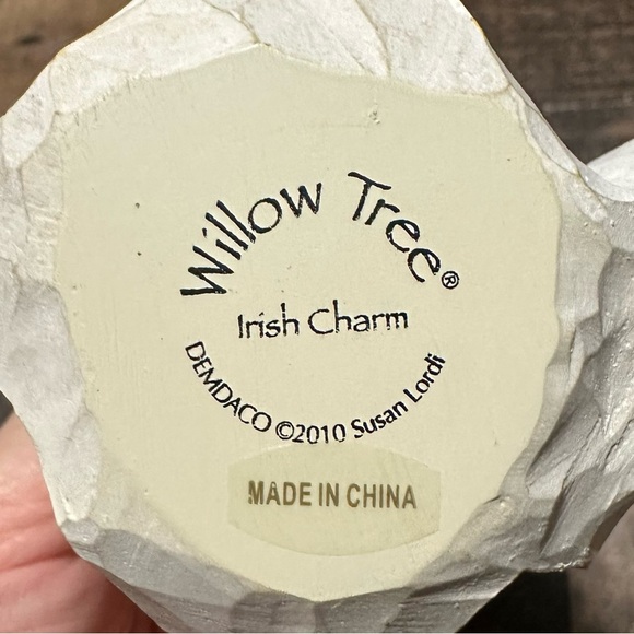Willow Tree ‘Irish Charm’ Figure - Picture 4 of 6